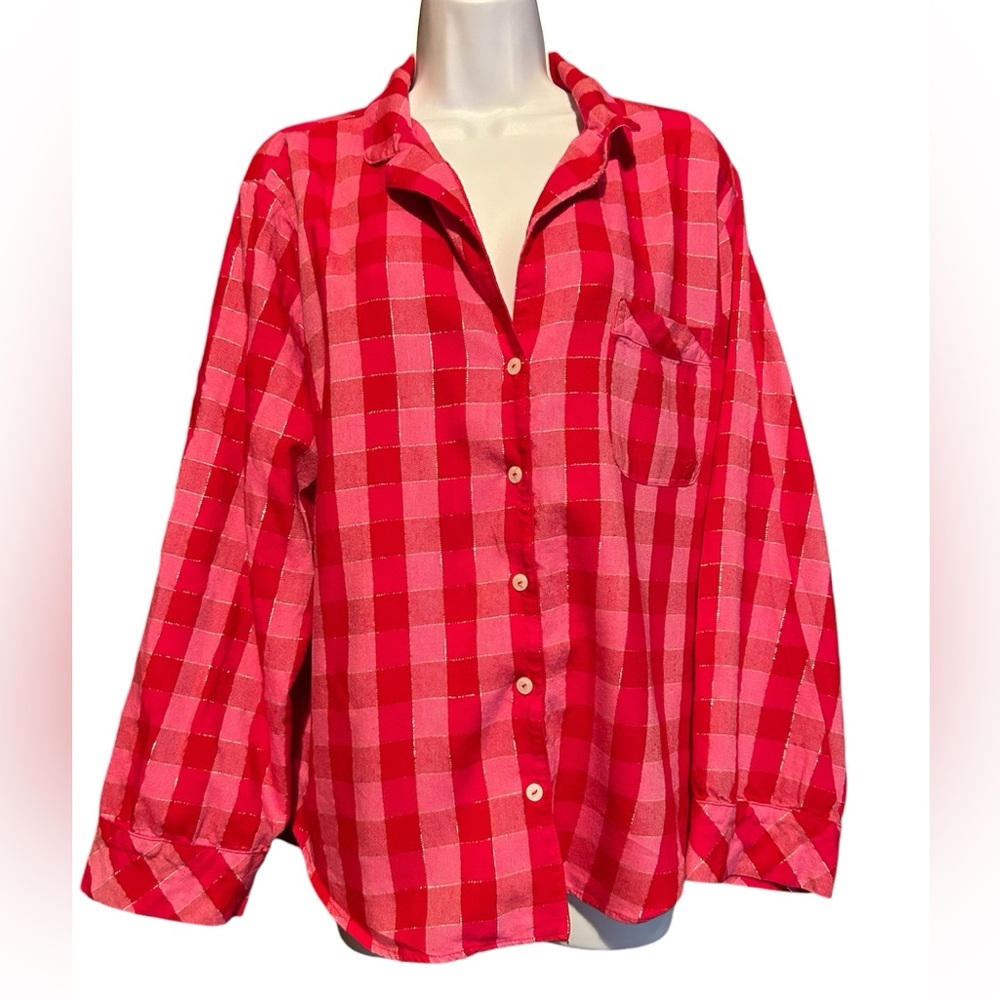 Victoria’s‎ Secret Size Large Long Sleeve Button-up To with Metallic Accents